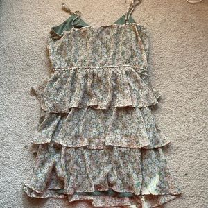 Francesca’s flowey spring dress, size M. Pastel colors.